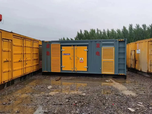 盘锦柴油发电机如何判断干式空气滤清器是否需要更换？